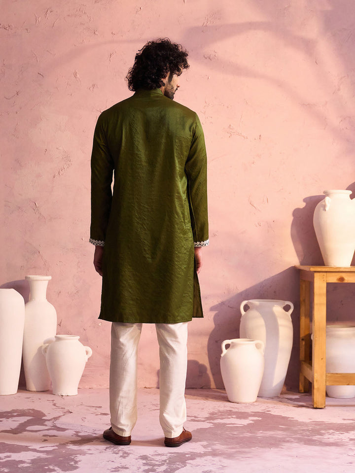 Sarvati Men's Mehndi Green Silk Machine Embroidered Kurta Pyjama With Silk Dupatta Set