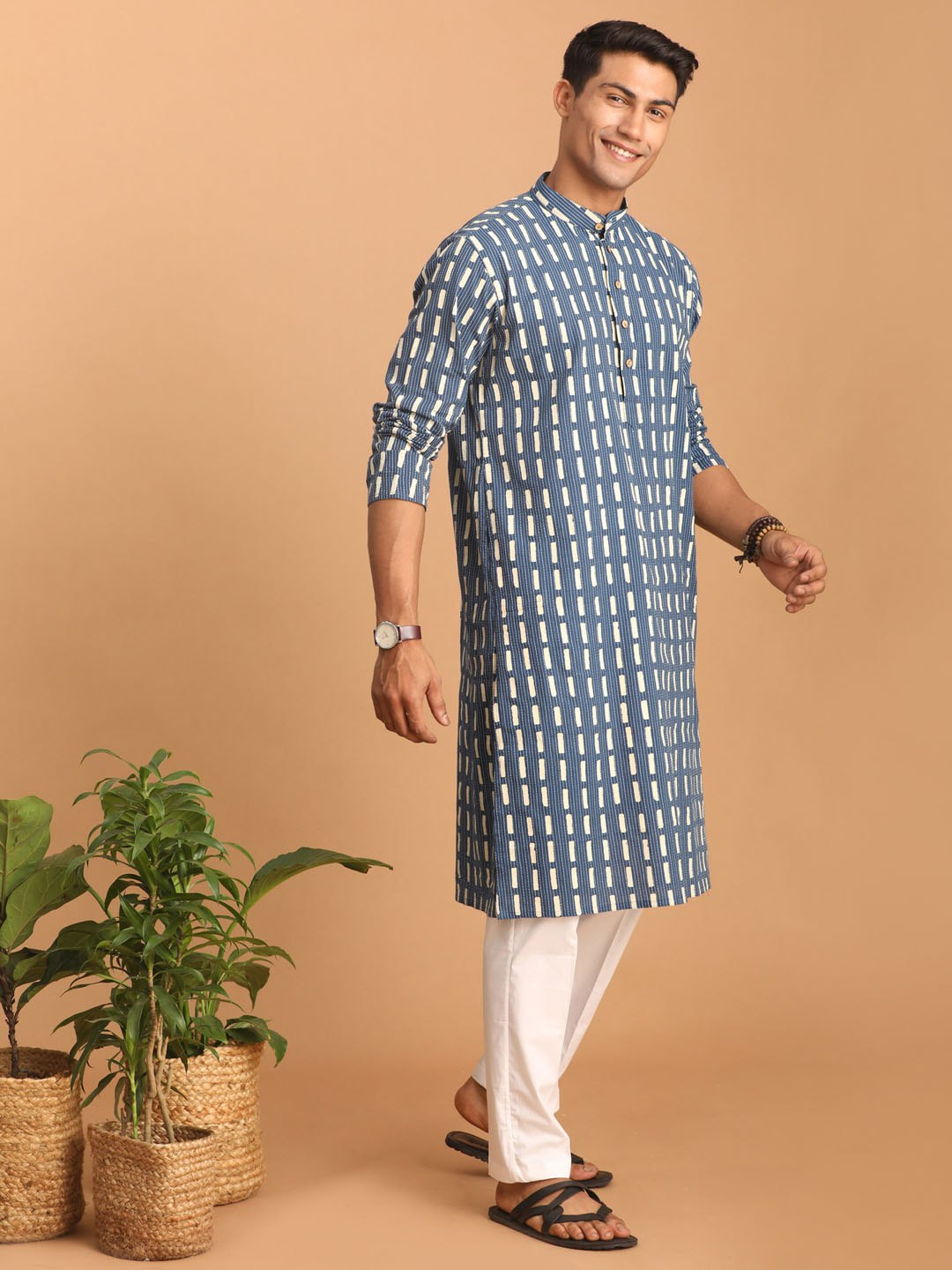 Sarvati Men's Blue Rubber Print Cotton Kurta With White Pant Set