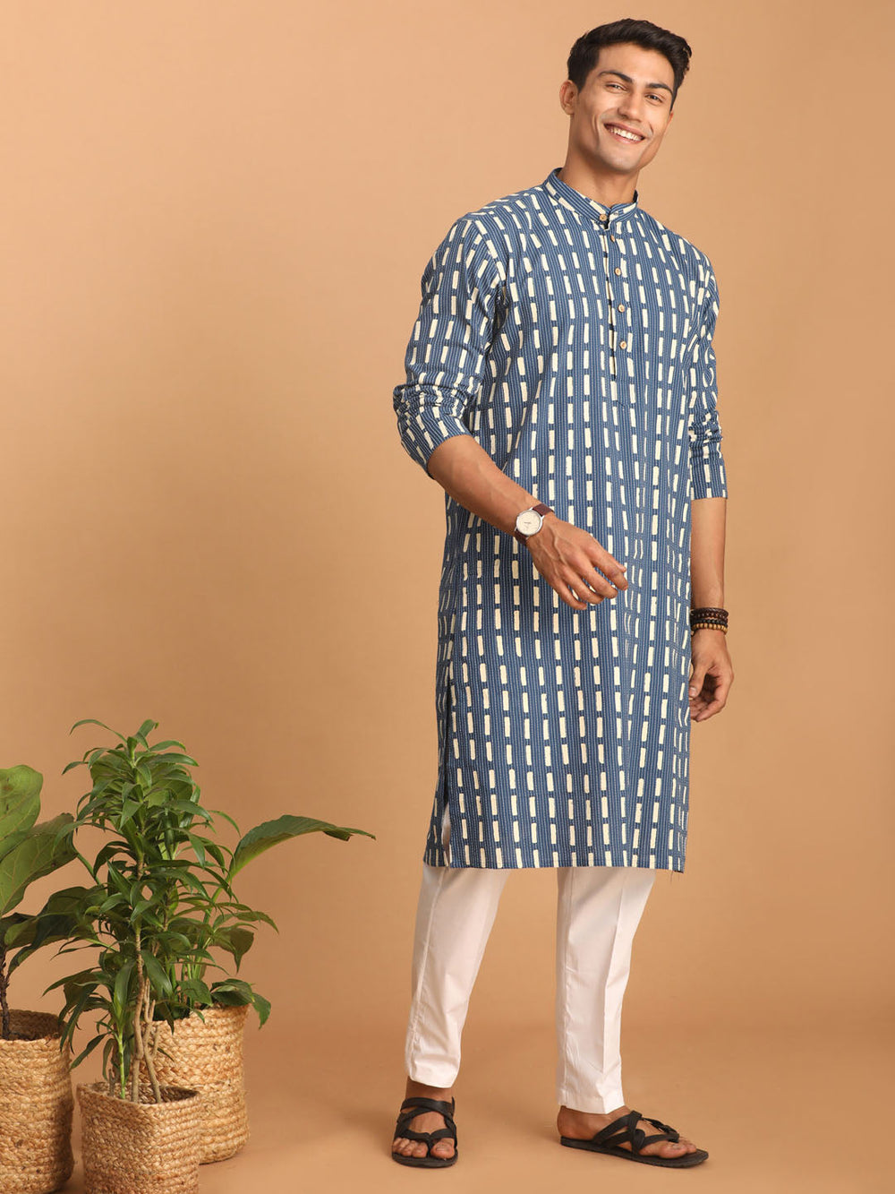 Sarvati Men's Blue Rubber Print Cotton Kurta With White Pant Set