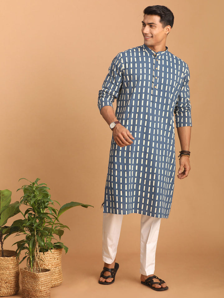 Sarvati Men's Blue Rubber Print Cotton Kurta With White Pant Set