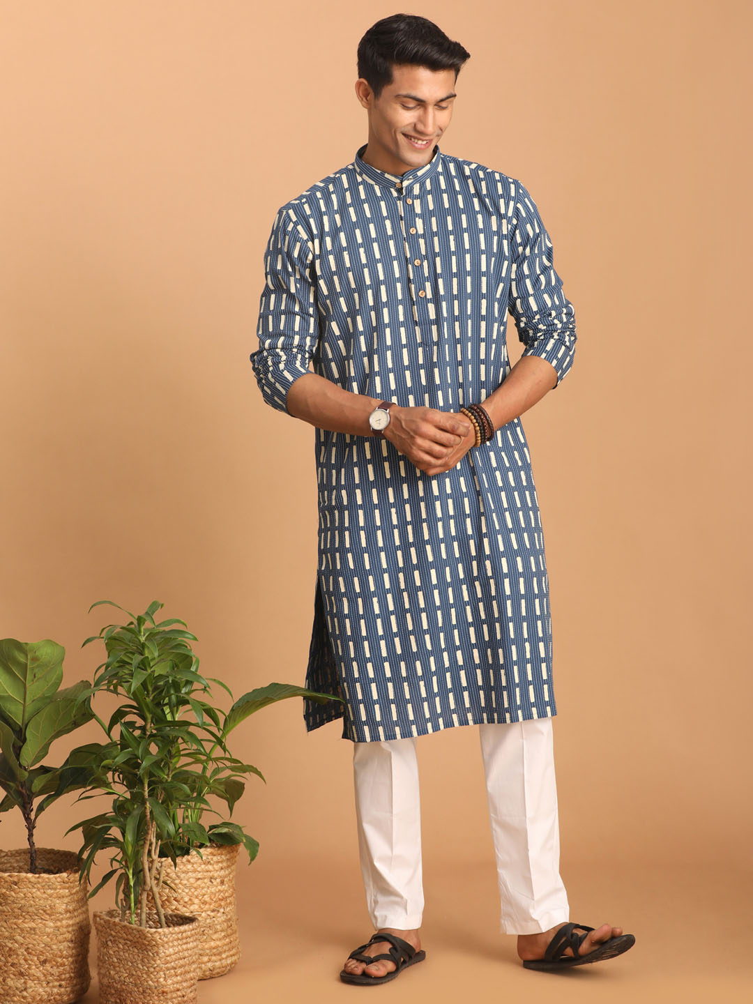 Sarvati Men's Blue Rubber Print Cotton Kurta With White Pant Set