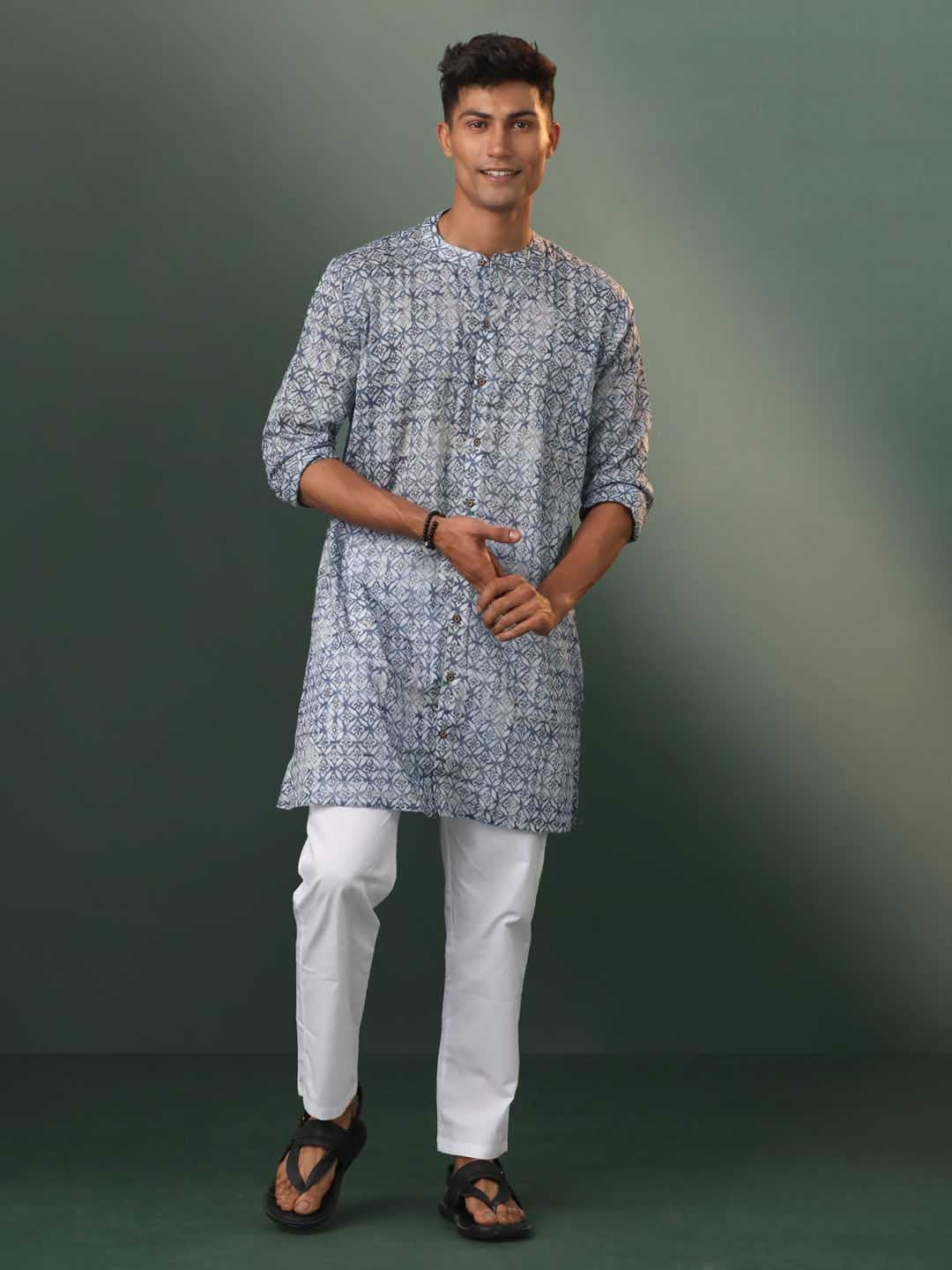 Sarvati Men's Blue And White Cotton Kurta Pyjama Set