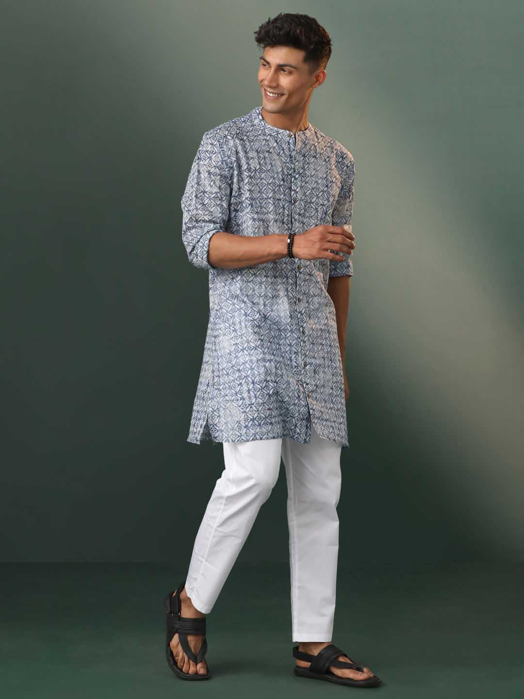 Sarvati Men's Blue And White Cotton Kurta Pyjama Set