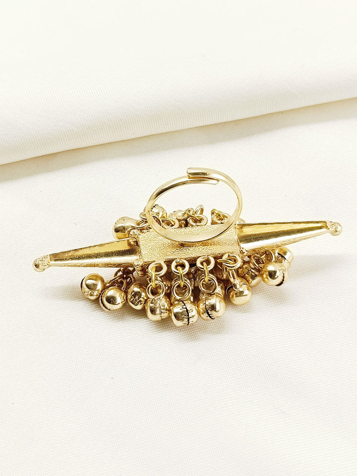 Hita Green Oxidized Finger Ring