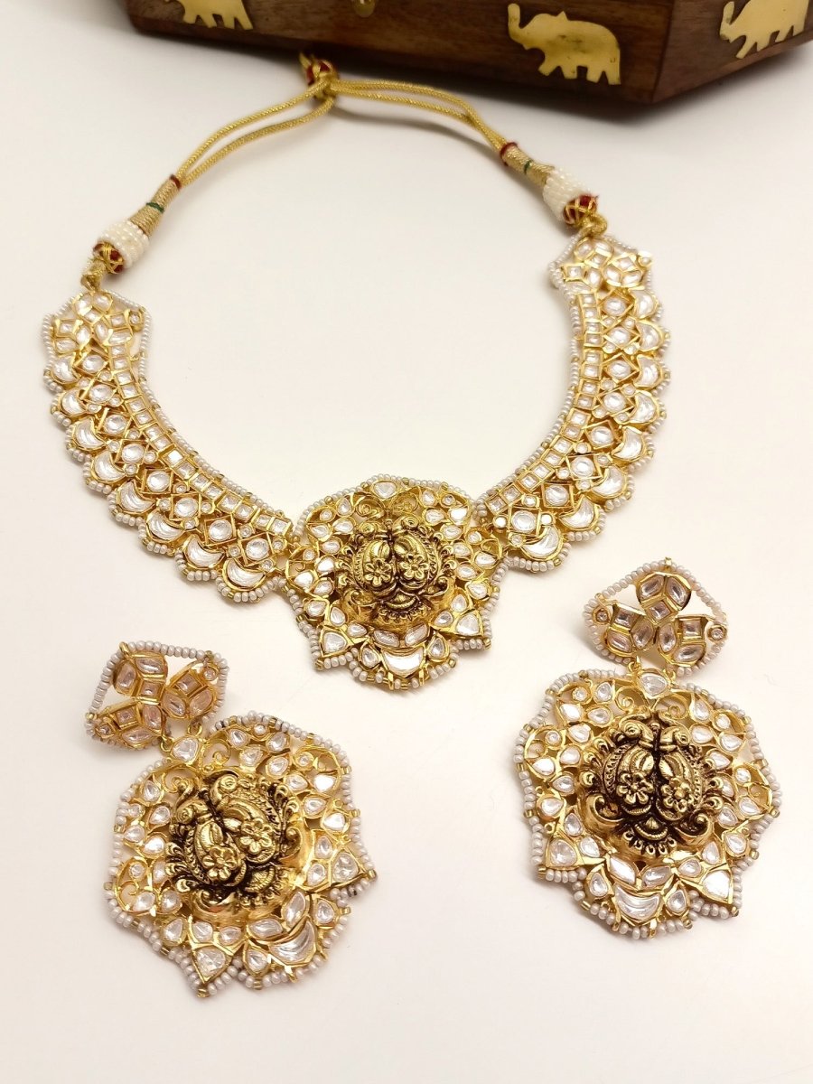 Aamaal Kundan Necklace Set - House of Sarvati LLC