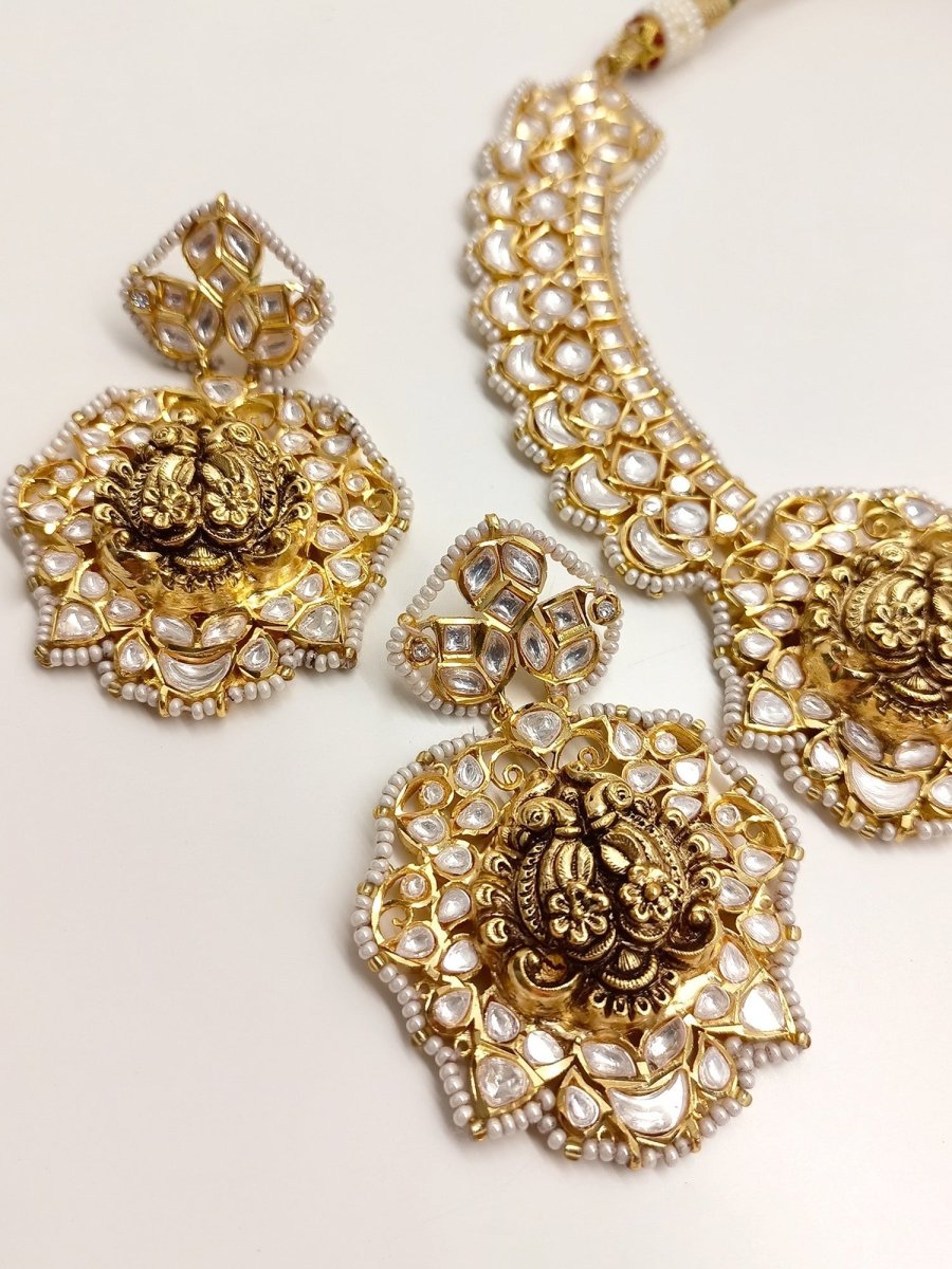 Aamaal Kundan Necklace Set - House of Sarvati LLC