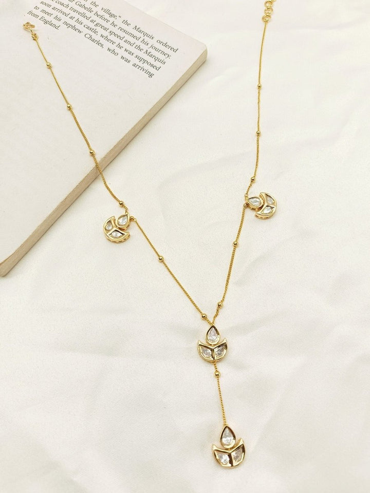Aaniya White Kundan Neckpiece - House of Sarvati LLC
