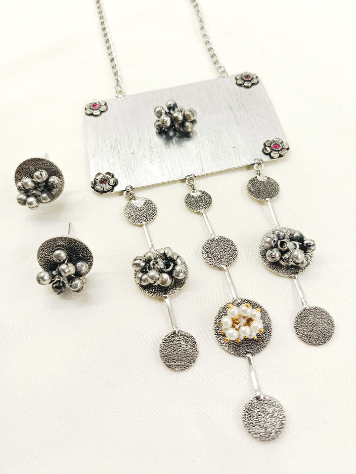 Elakshi White Pearl Oxidized Pendant Set