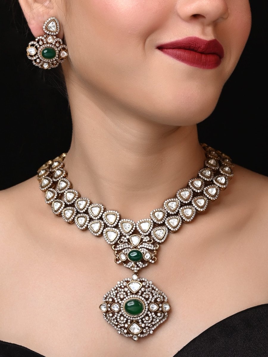 Ekantika Emerald Stone With Kundan Victorian Necklace Set - House of Sarvati LLC