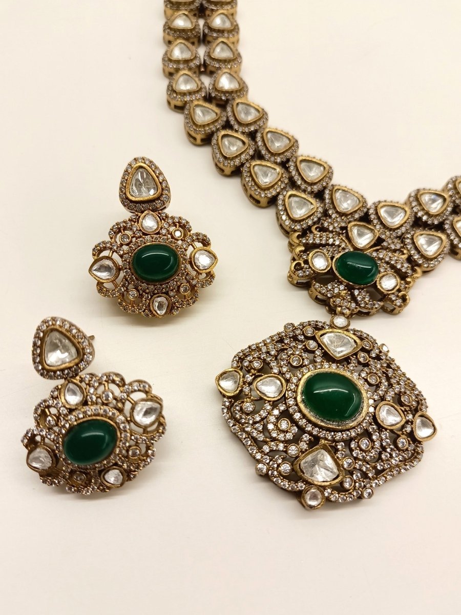 Ekantika Emerald Stone With Kundan Victorian Necklace Set - House of Sarvati LLC