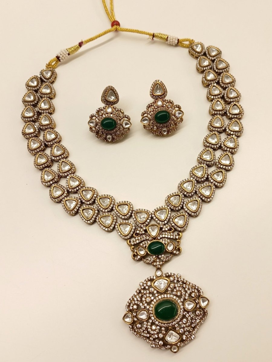Ekantika Emerald Stone With Kundan Victorian Necklace Set - House of Sarvati LLC