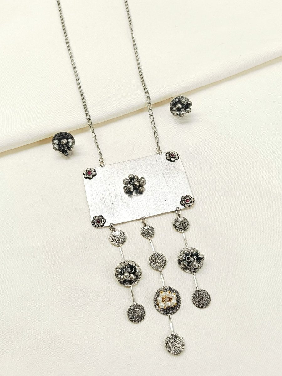 Elakshi White Pearl Oxidized Pendant Set - House of Sarvati LLC