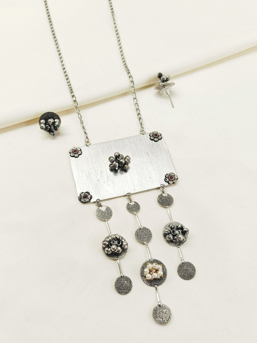 Elakshi White Pearl Oxidized Pendant Set - House of Sarvati LLC