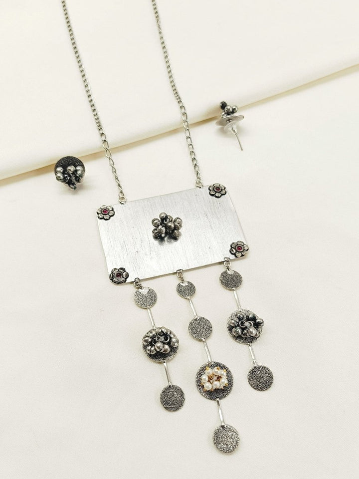 Elakshi White Pearl Oxidized Pendant Set - House of Sarvati LLC