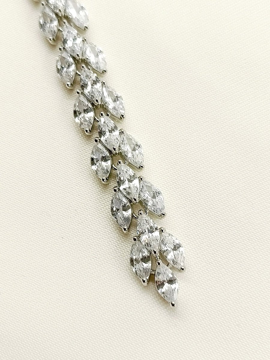 Komal White American Diamond Teeka - House of Sarvati LLC