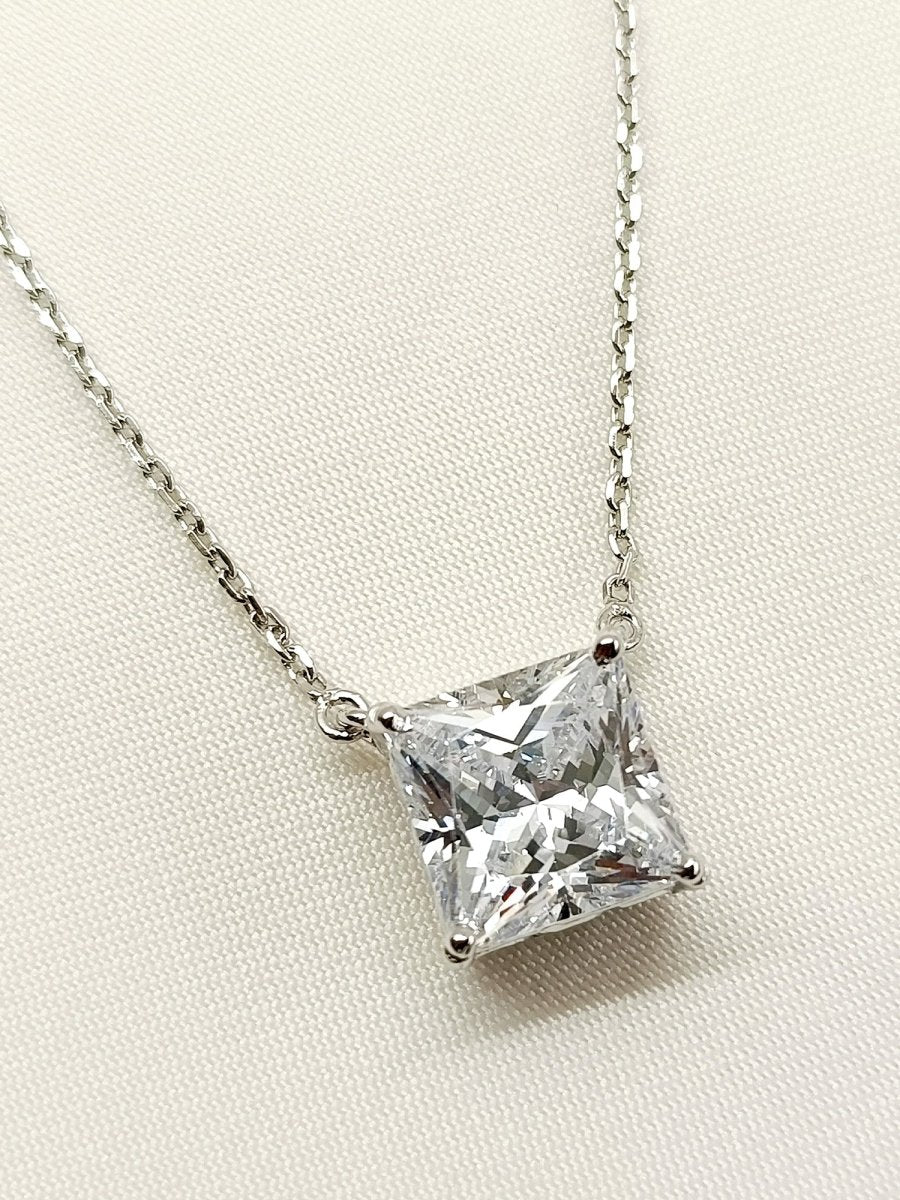 Lisa 92.5 Silver Swarovski Stone Pendal - House of Sarvati LLC