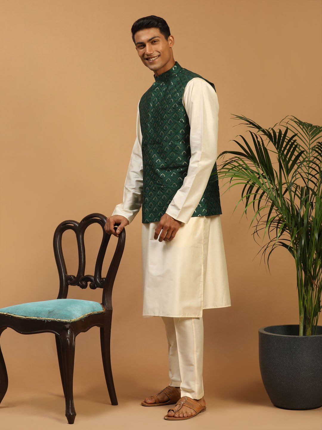 Men's Green Embroidered Nehru Jacket Set with Cream Silk Blend Kurta & Viscose Pyjama - view 2