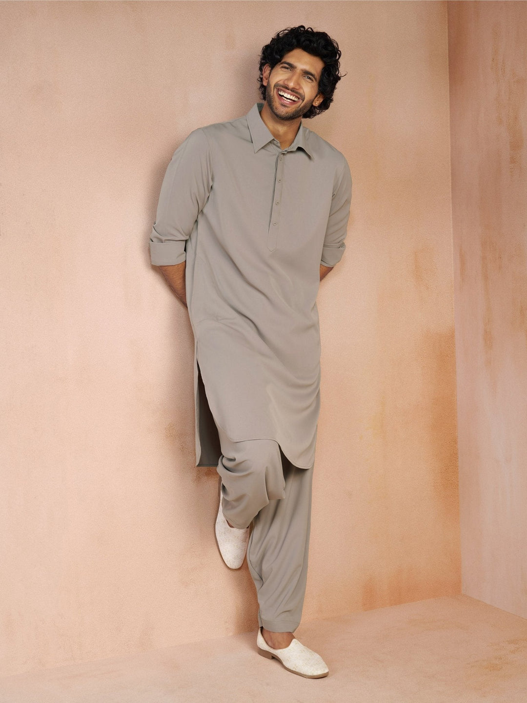 https://cdn.shopify.com/s/files/1/1147/1390/files/mens-grey-solid-silk-blend-pathani-kurta-with-patiala-pyjama-setvasmpt1045gynp-36vastramay-5039968.jpg?v=1773990317