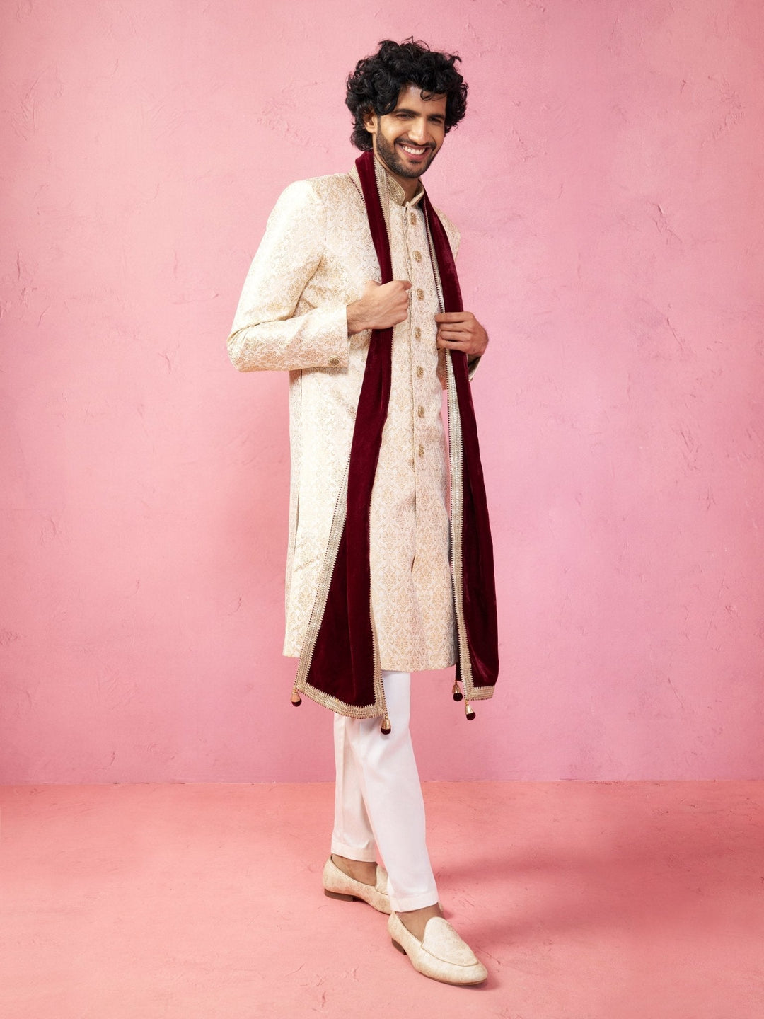 Men's Maroon Solid Velvet Kurta with Tassel Dupatta - view 5