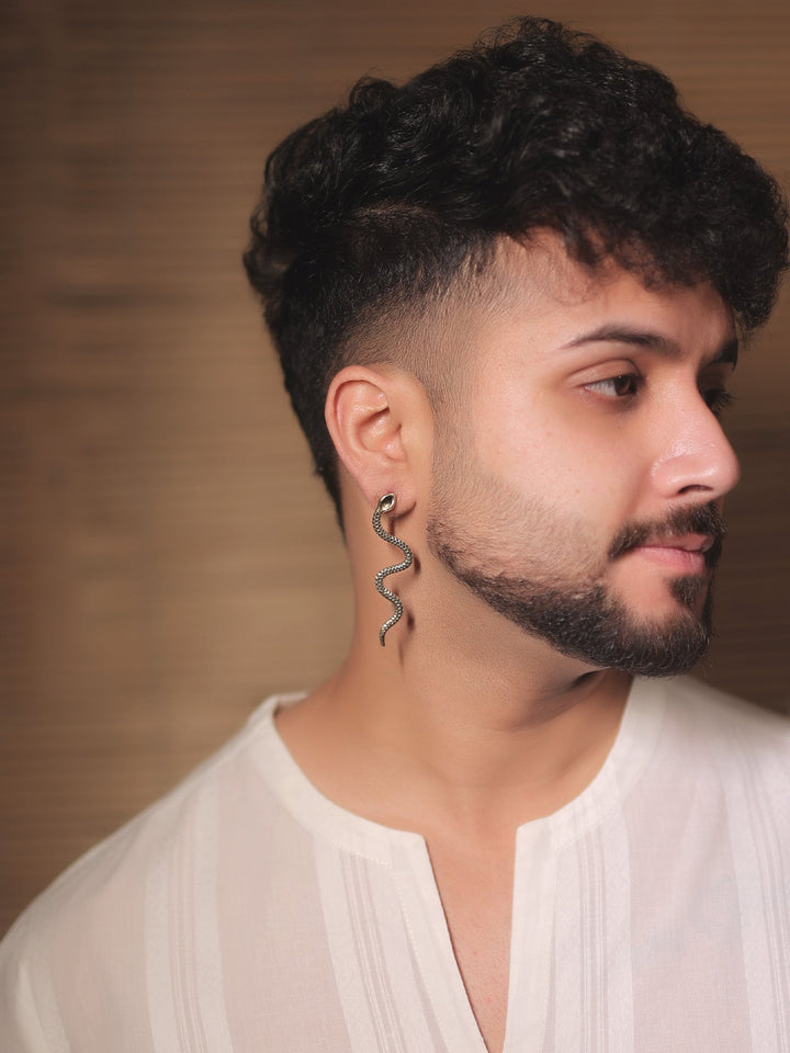https://cdn.shopify.com/s/files/1/0607/4479/4285/files/poonam1_c11af89a-dac1-4a41-8ce6-953a10915b3e.jpg?v=1772261581