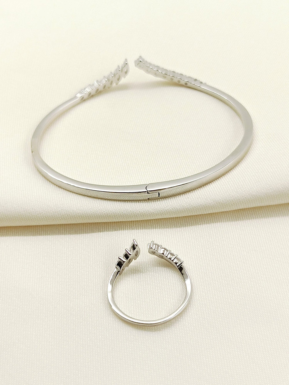 Navdha 92.5 Silver Swarovski Stone Bracelet With Finger Ring
