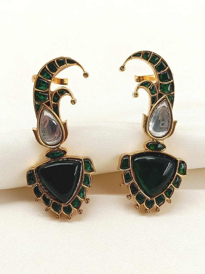 https://cdn.shopify.com/s/files/1/0607/4479/4285/files/poonam_48fb2fea-6f5f-496a-9974-0c177831afa5.jpg?v=1773402371
