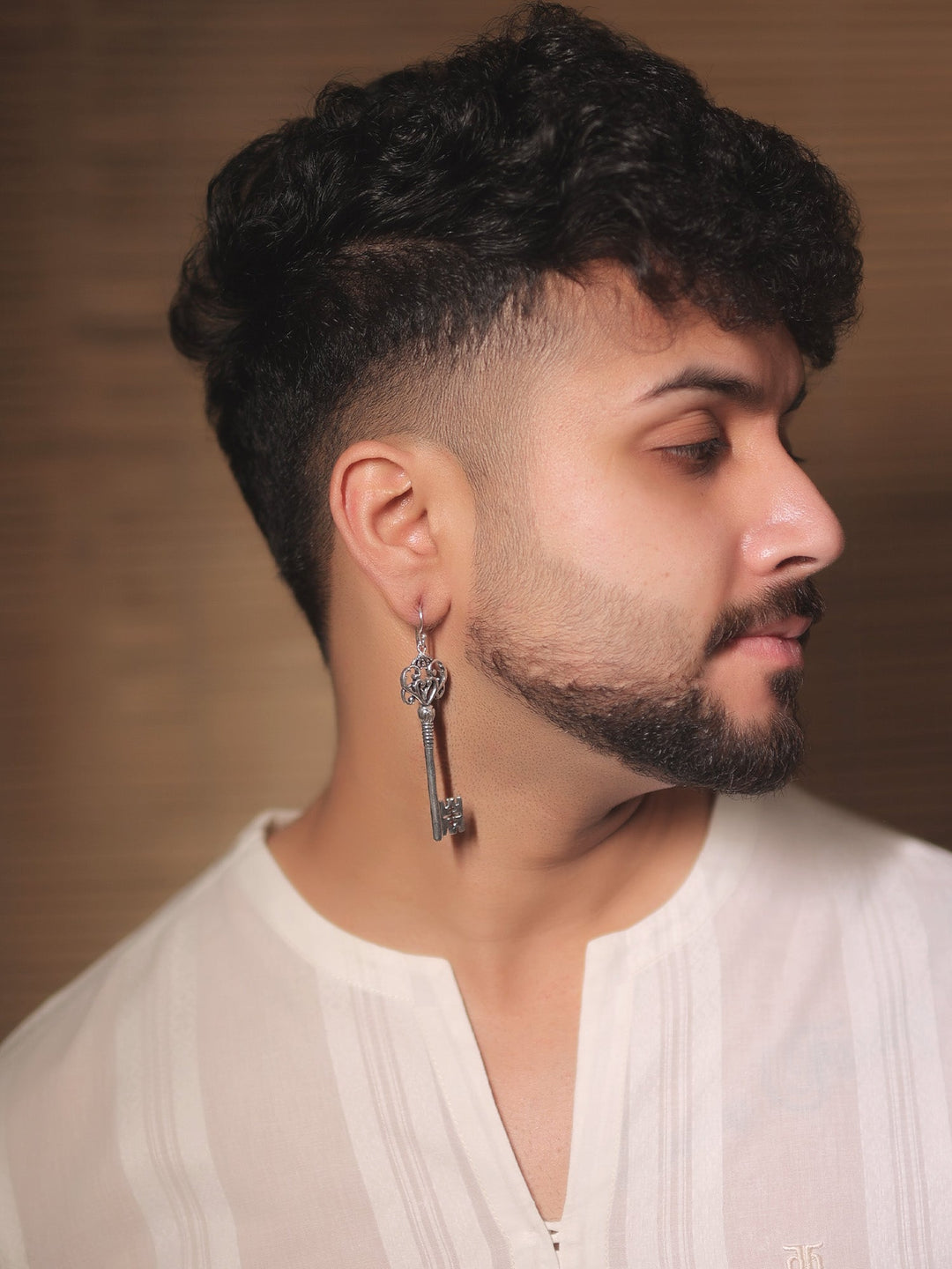 https://cdn.shopify.com/s/files/1/0607/4479/4285/files/poonam_4bec9062-9602-420e-a846-26a088b13563.jpg?v=1772262996