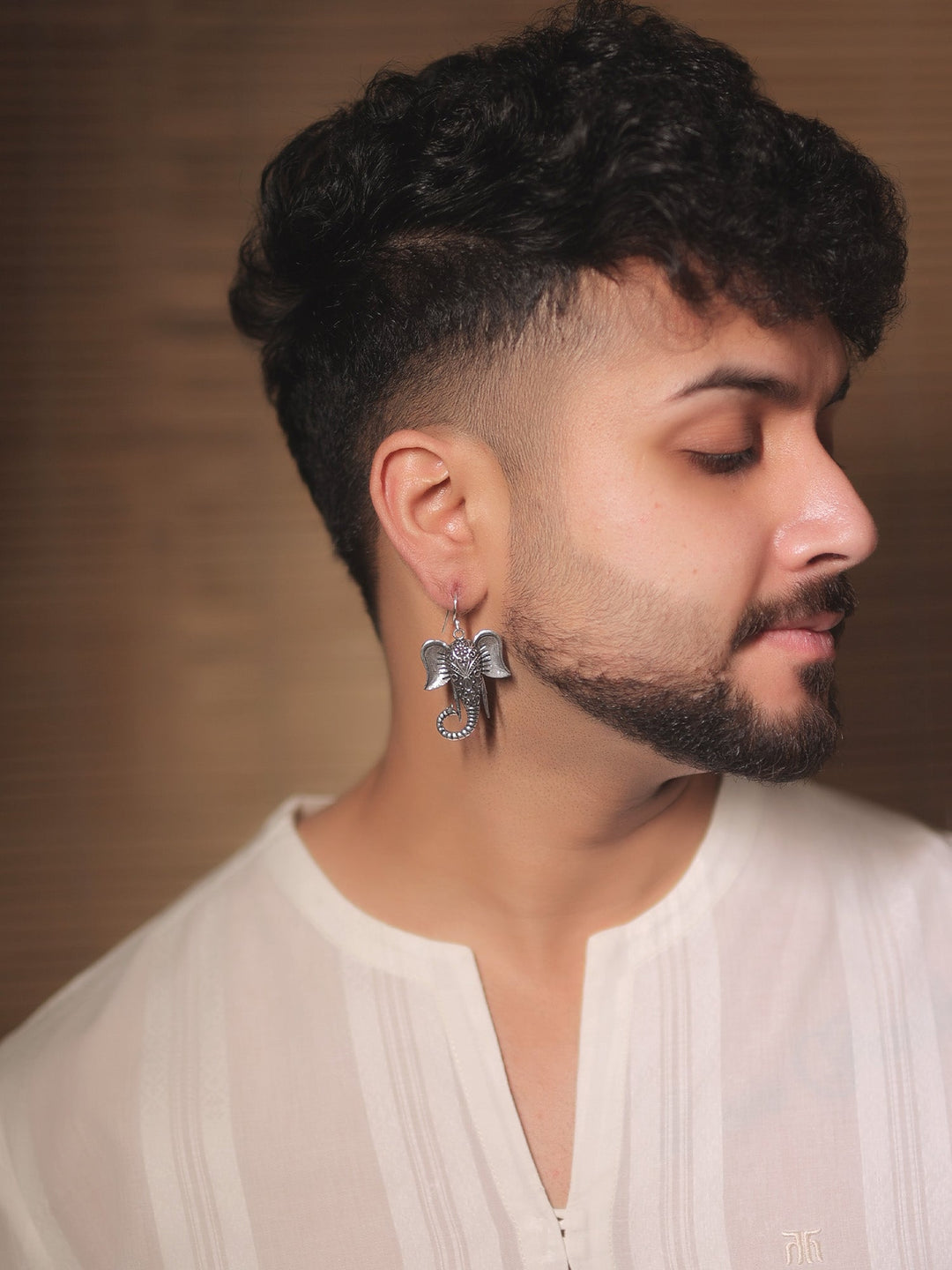 https://cdn.shopify.com/s/files/1/0607/4479/4285/files/poonam_72a17ae1-2dc5-4845-a726-9589defab395.jpg?v=1772261897