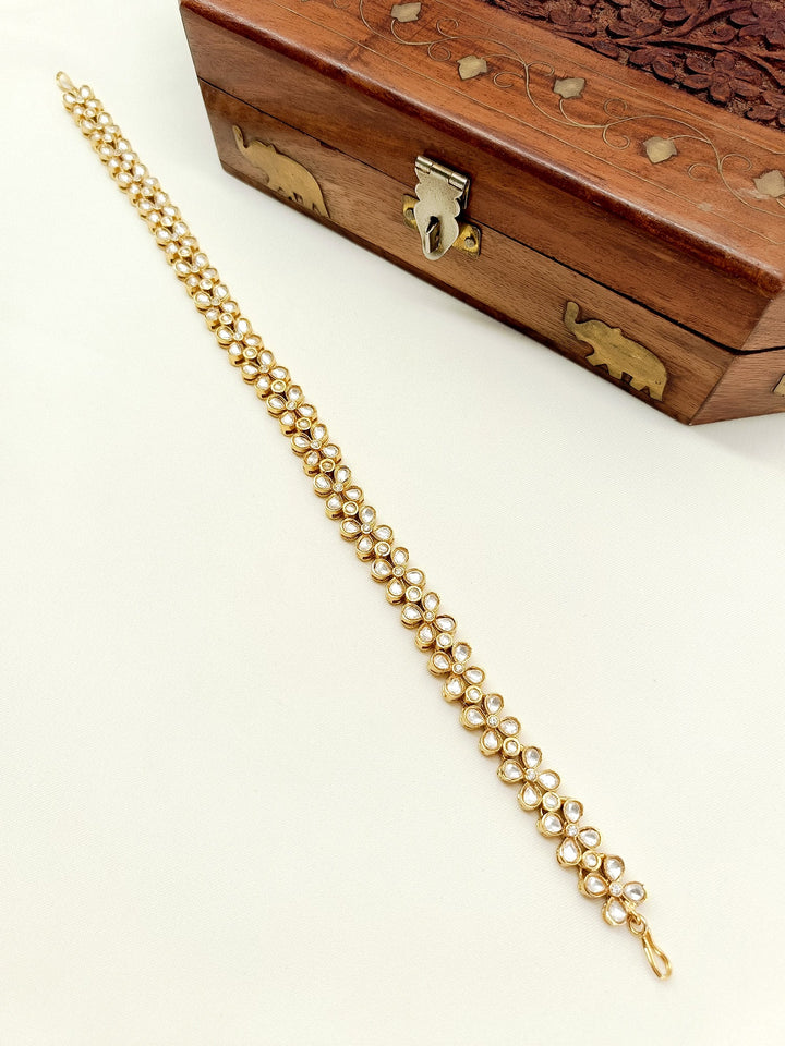 Rinky White Kundan Sheeshpatti