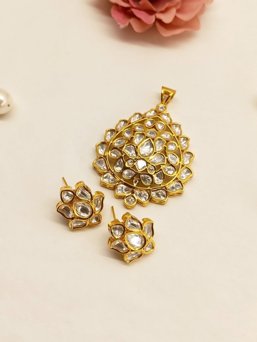 Pranshi White Kundan Pendant Set - House of Sarvati LLC