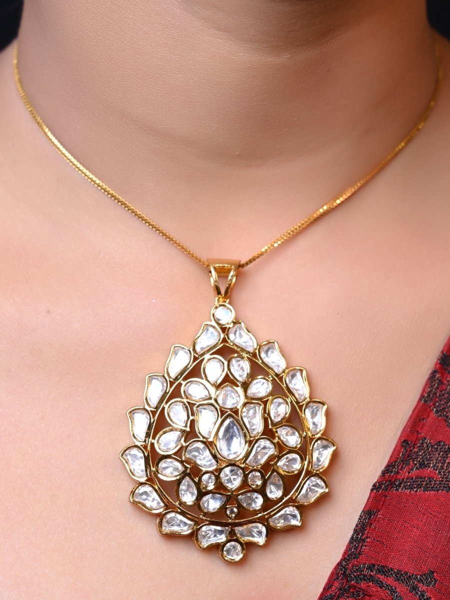 Pranshi White Kundan Pendant Set - House of Sarvati LLC