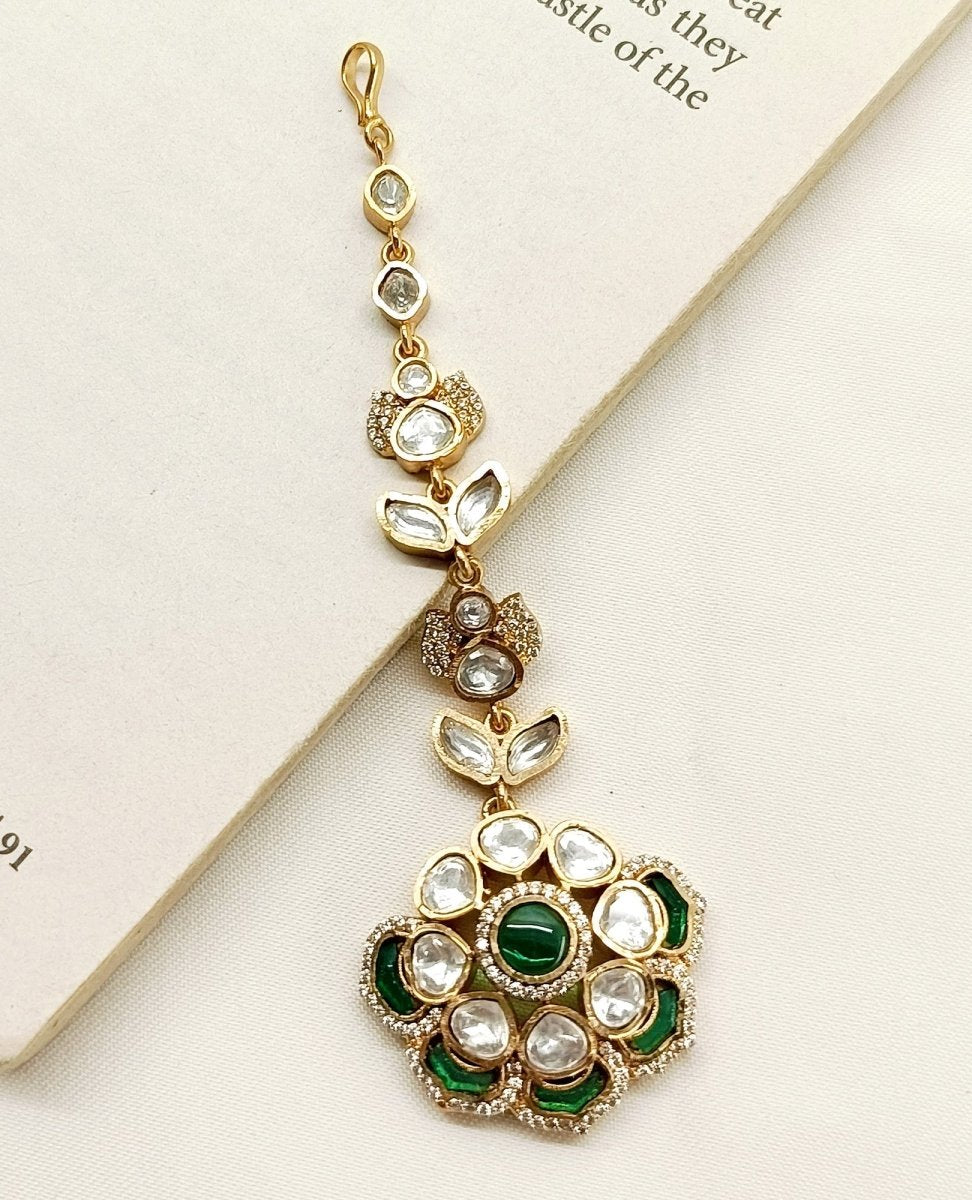 Vandana Emerald Kundan Maangtikka - House of Sarvati LLC