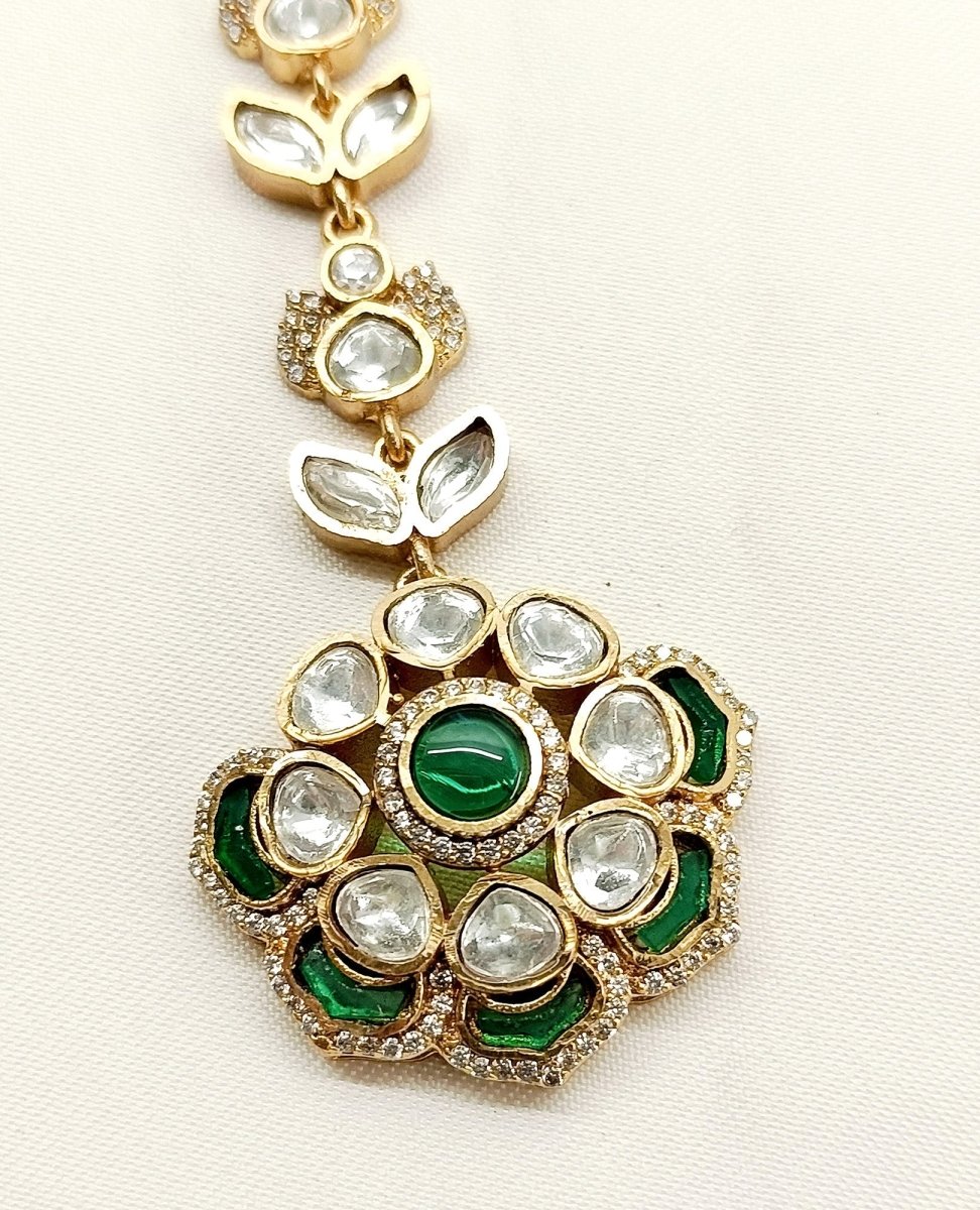Vandana Emerald Kundan Maangtikka - House of Sarvati LLC